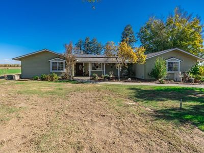 9639 14th Ave, Hanford, CA, 93230