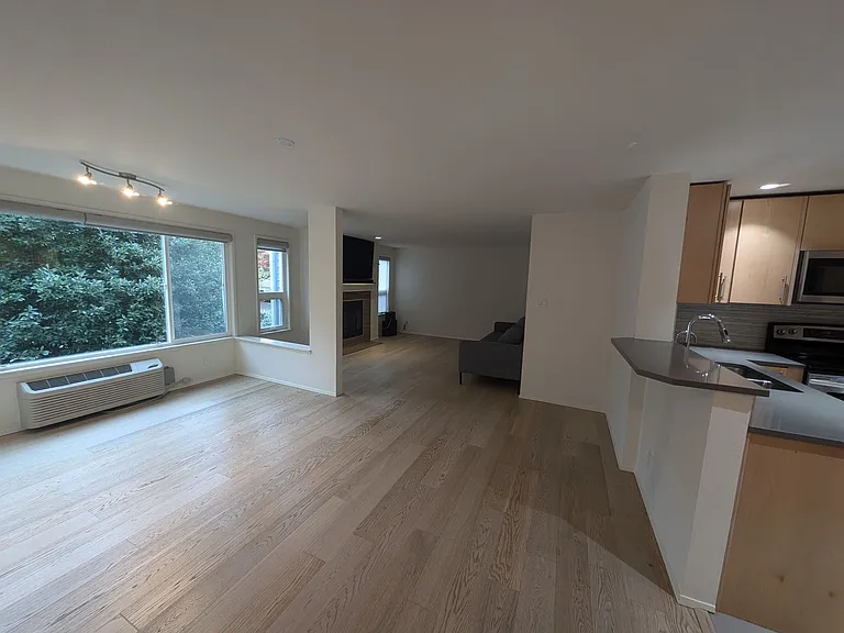 1800 Boylston Ave #304 — Photo 17