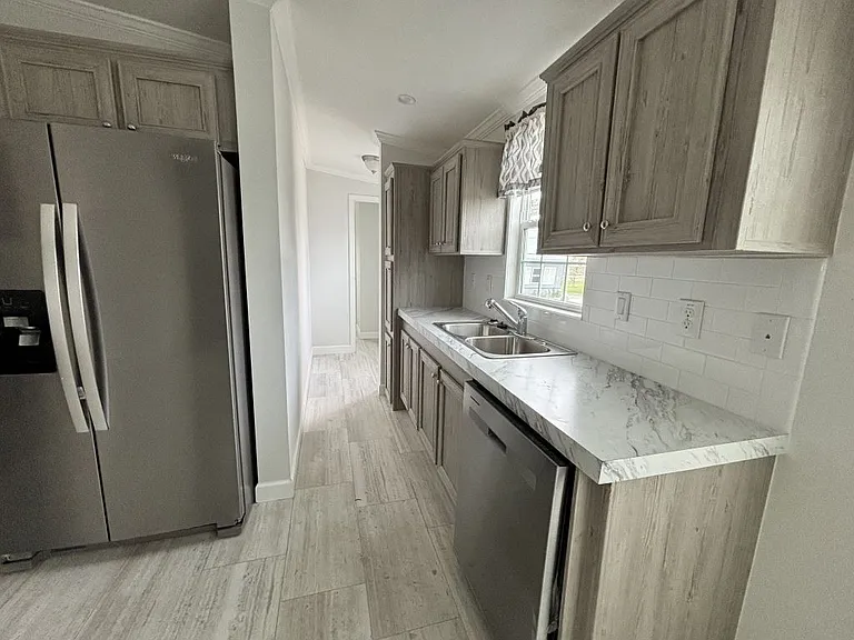 28 Nyborg Ave #28 — Photo 5