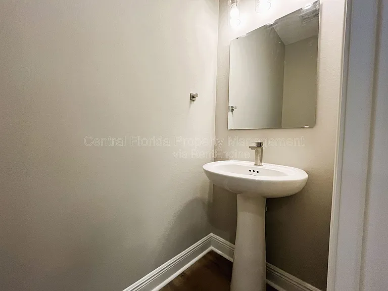 2220 S Bumby Ave #120 — Photo 14