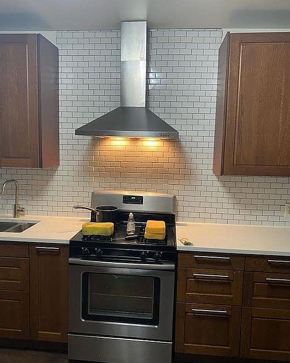 2nd image of 27 Lafayette St