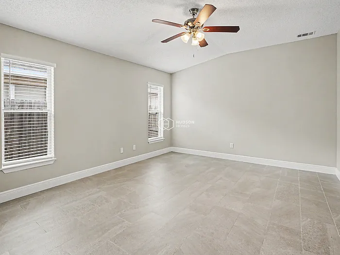 11220 Huxley Ave — Photo 10