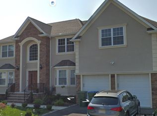 68 Summer St, Edison, NJ 08820
