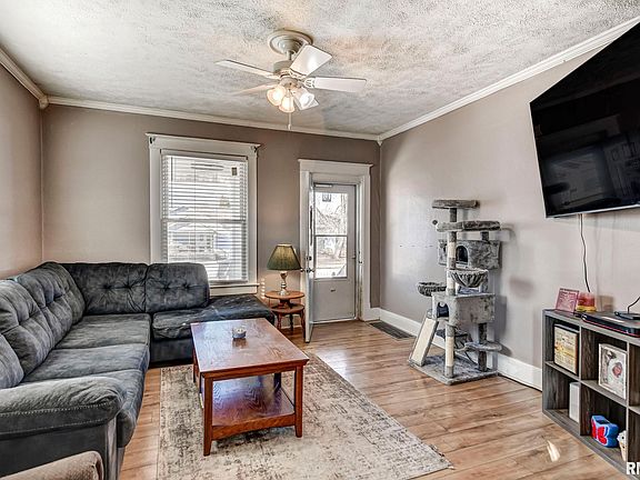 4th image of 1114 W Adams St