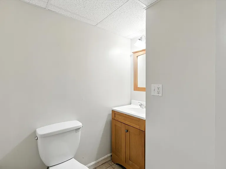 18 Maplewood Dr — Photo 29