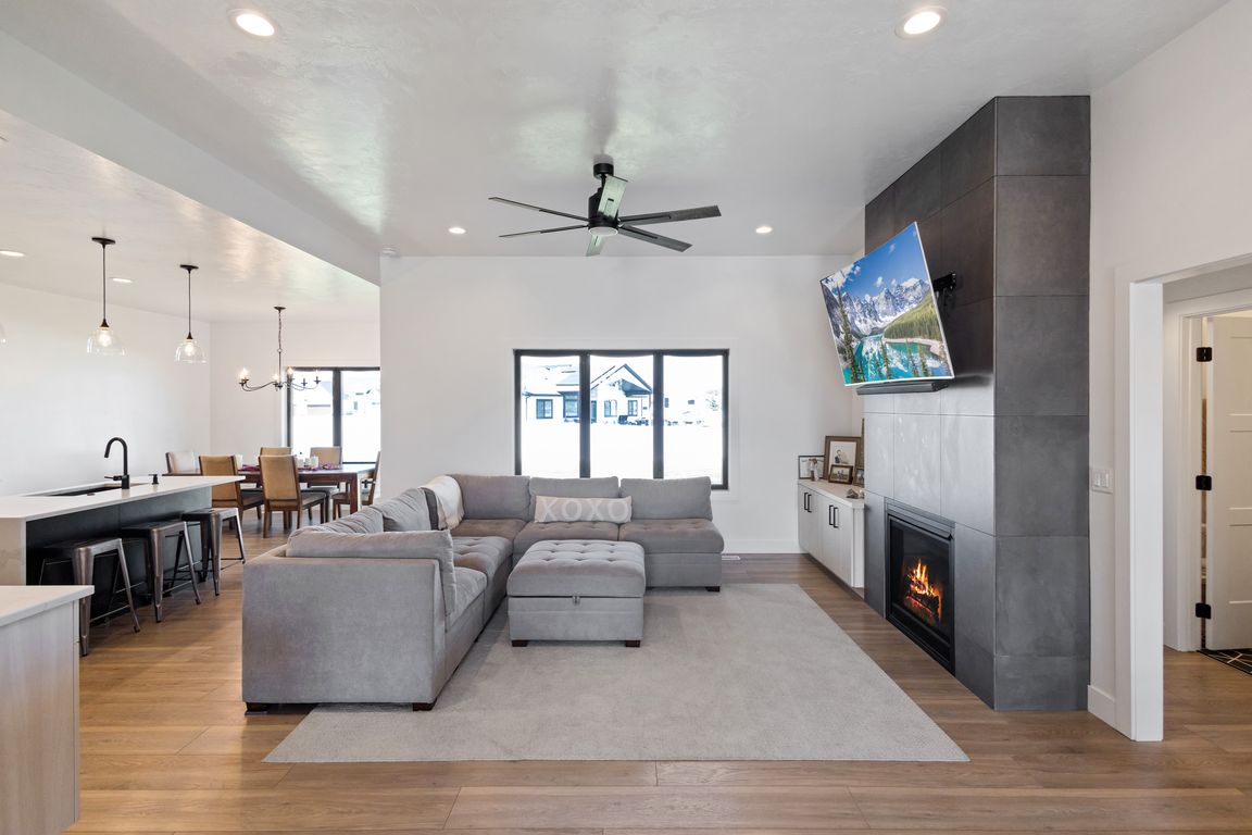 next background image