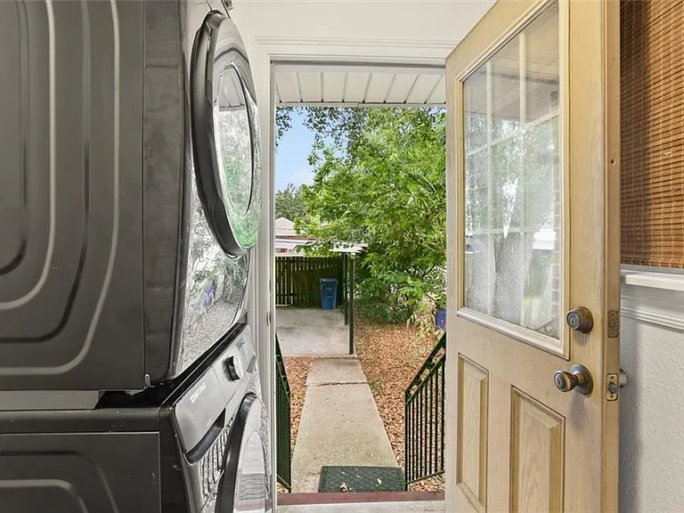 6130 Orleans Ave — Photo 9