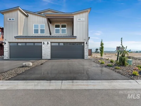 20 Ogden St, Cascade, ID 83611