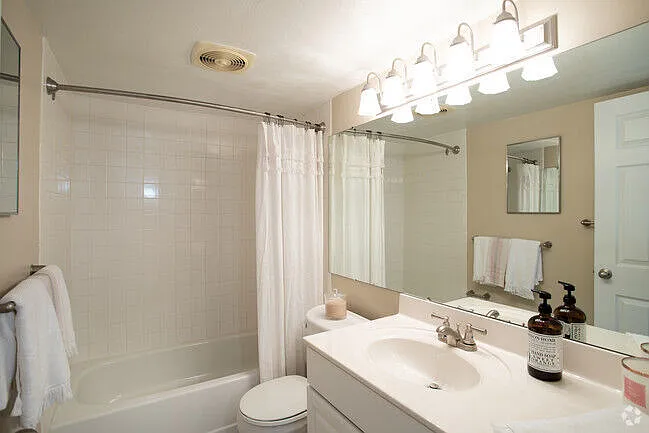 Beau Jardin Apartments — Photo 9