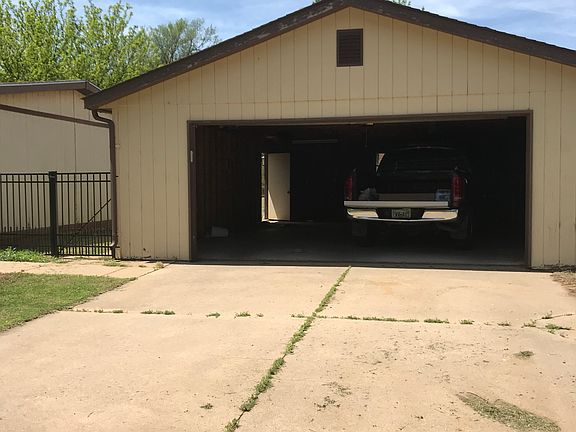 Oversized garage