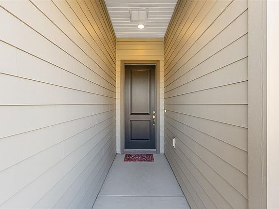 4th image of 5616 NW 37th Lane Rd