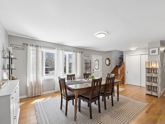 4th image of 306 Juniper Rd