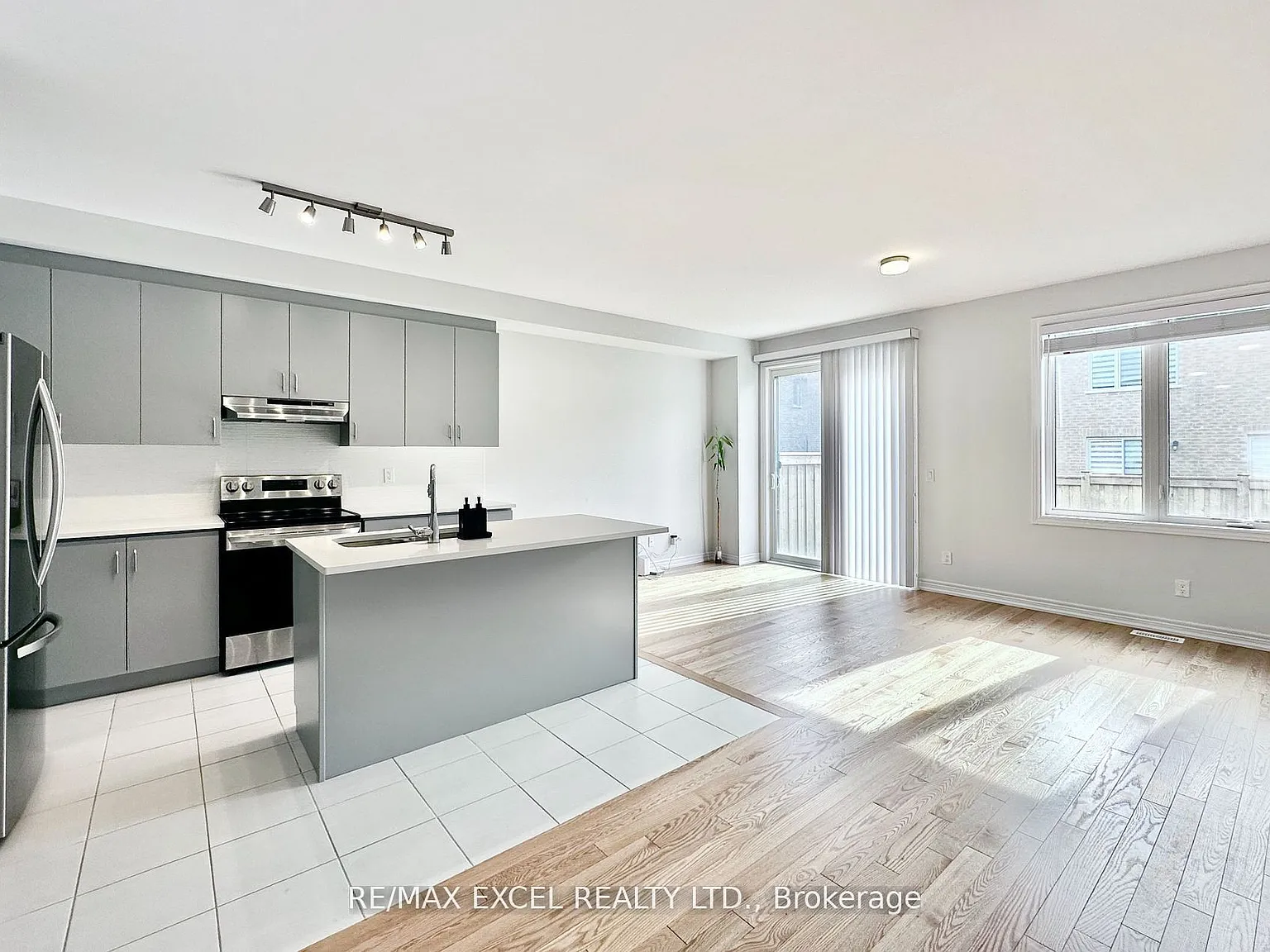 3 bed, $3,200 — Photo 4