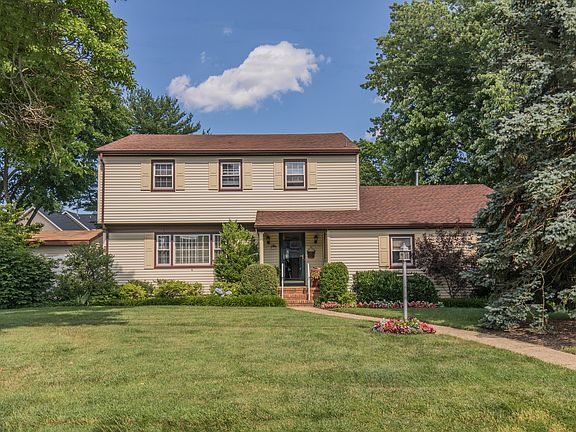 15 Bayview Place w/bay view