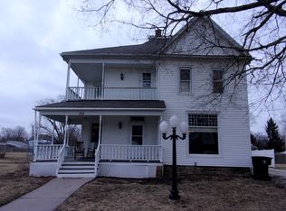 315 E Washington St, Rushville, IL 62681