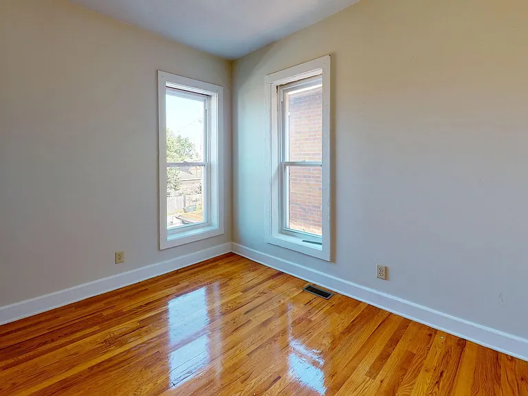 1363 Indianola Ave — Photo 5