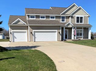 8265 Hunting Ct, Jenison, MI 49428