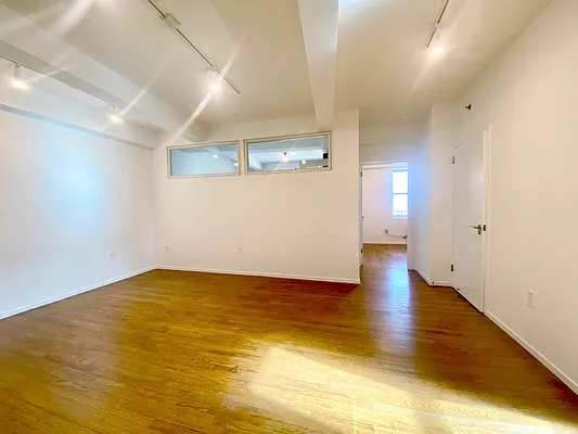 Rented by Brick&Mortar | media 17