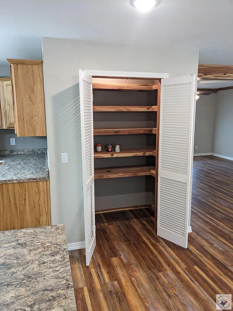 3 bed, 2.5 bath, 1428 sqft, $1,600 — Photo 4