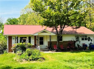 924 Brooklyn Ave, Hendersonville, NC 28792