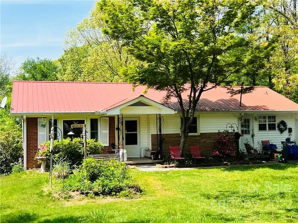 924 Brooklyn Ave, Hendersonville, NC 28792