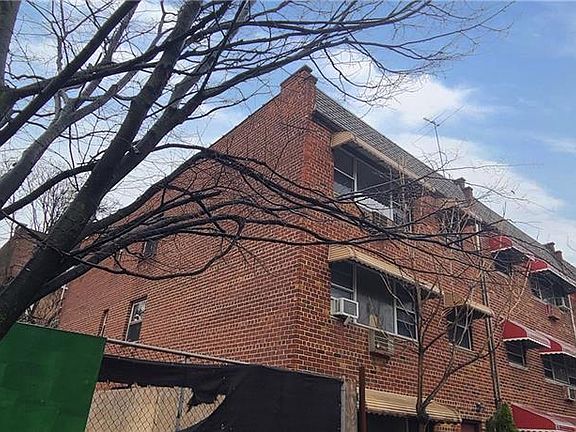 3rd image of 439 E 21st St