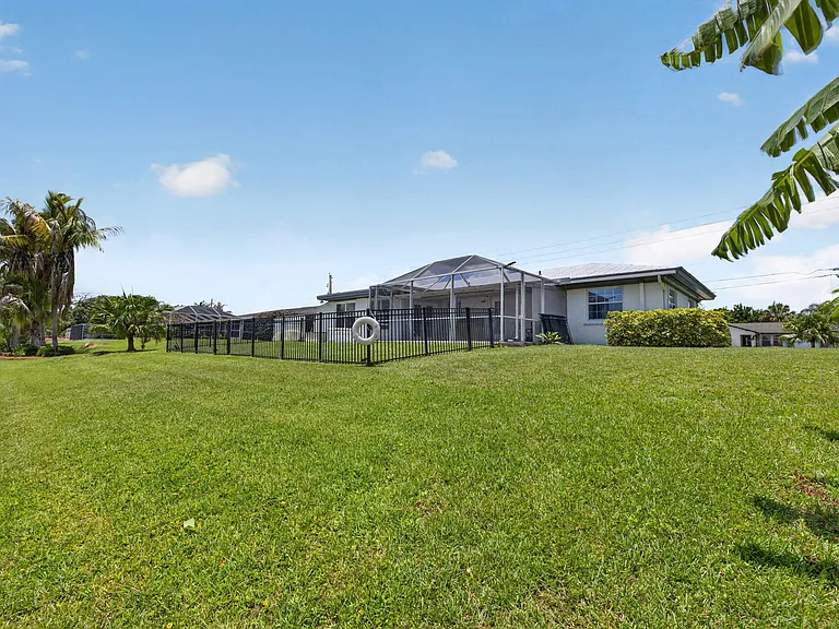 416 SE Naranja Ave — Photo 66