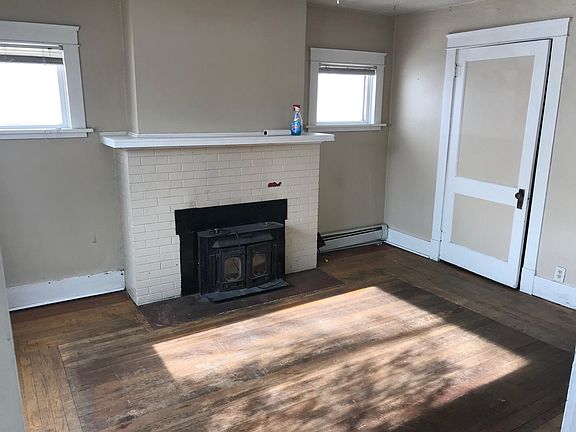 4th image of 213 E Park Ave
