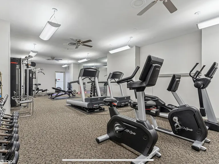 6301 N Sheridan Rd #10 — Photo 23