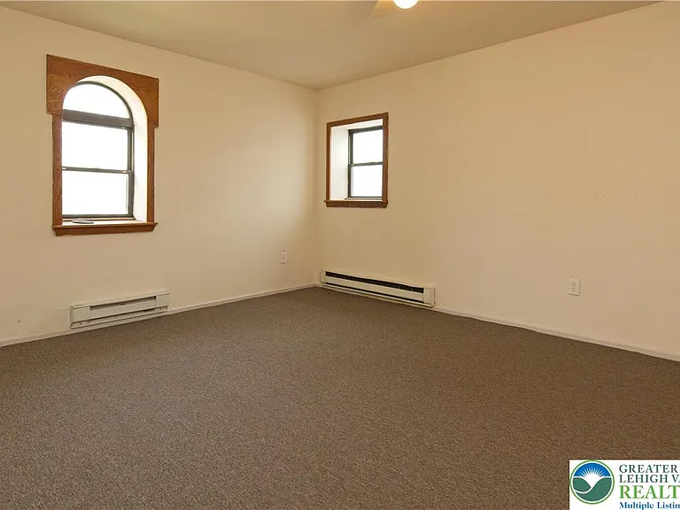 709 Front St — Photo 7