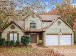 1017 Chatsworth Ln, Woodstock, GA 30189