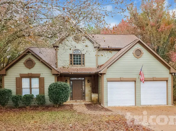 1017 Chatsworth Ln, Woodstock, GA 30189