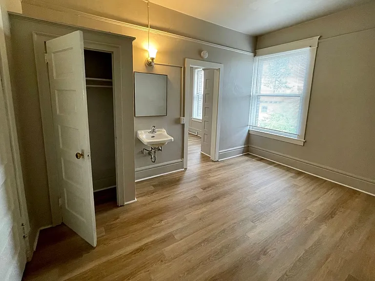 106 S Cedar St — Photo 29