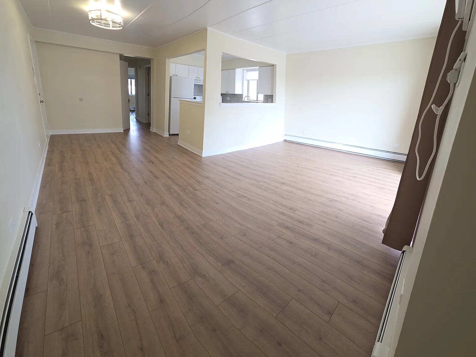 2 bed, 1100 sqft, $1,700 — Photo 2