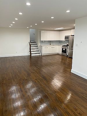 3rd image of 1020 E 85th St Floor 2