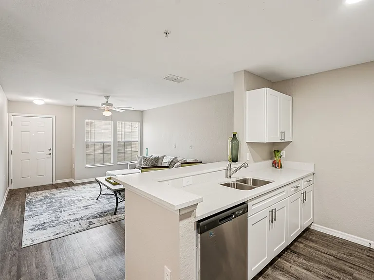 Oakwood Sarasota — Photo 13