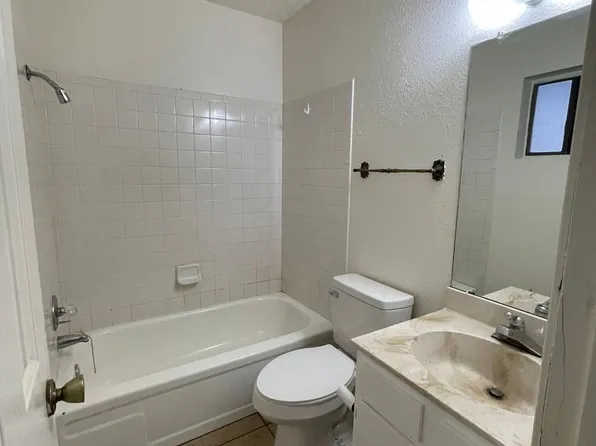 Sunset Apartments, 301-345 Sunset Pl #307, Hobbs, NM 88240