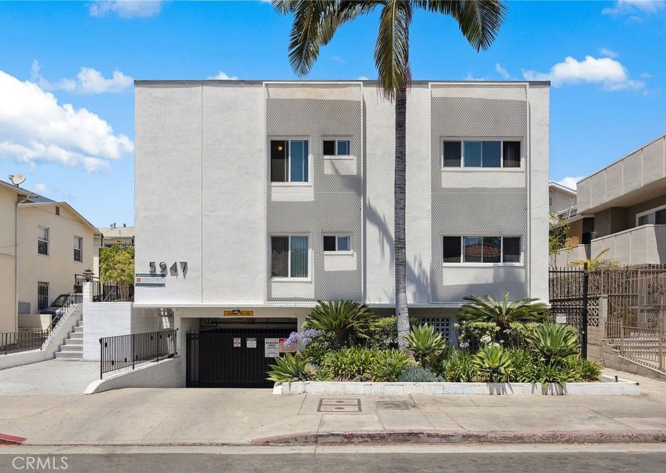 1st image of 5947 Carlton Way