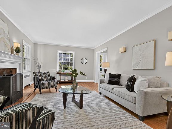 2nd image of 3333 Tennyson St NW