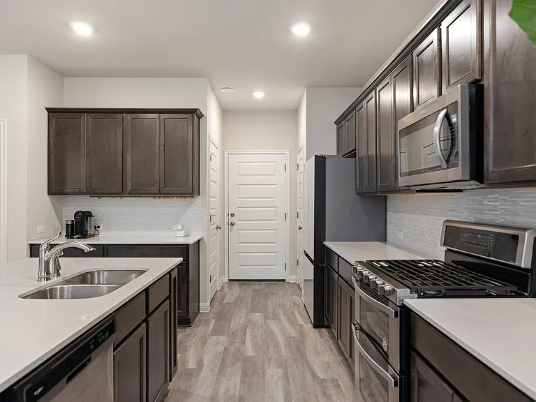 7907 Mellencamp Dr — Photo 5