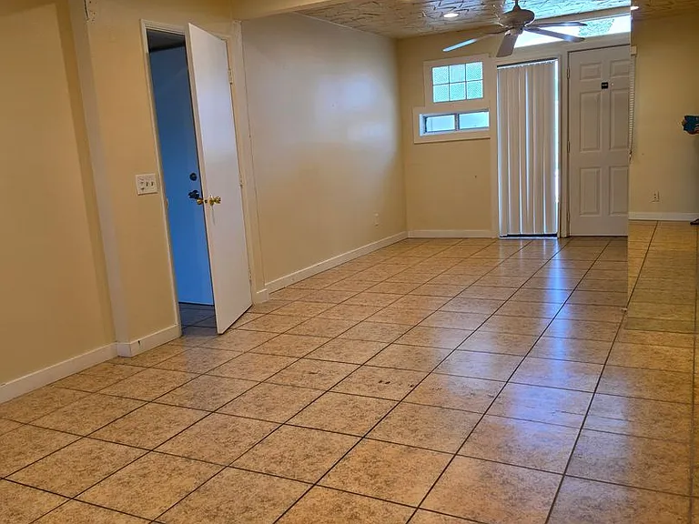 540-570 S Highland Dr — Photo 11