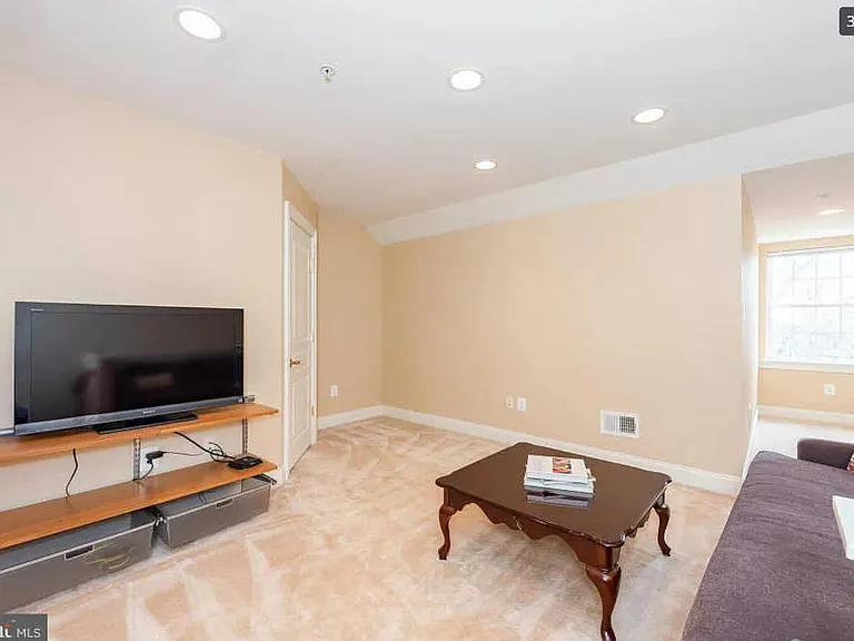 8042 Four Quarter Rd — Photo 33