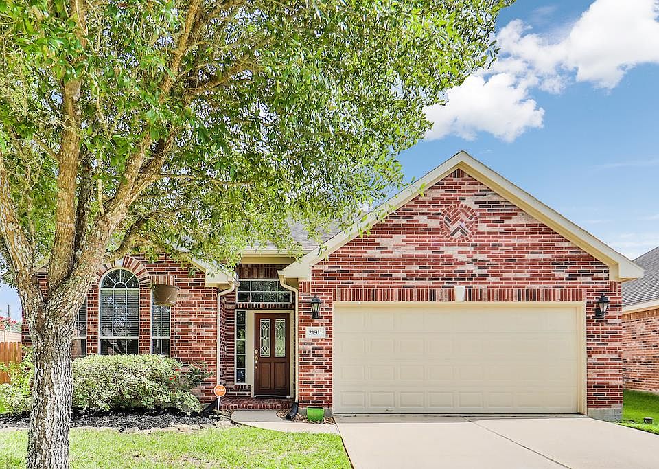 1st image of 21911 Field Green Dr