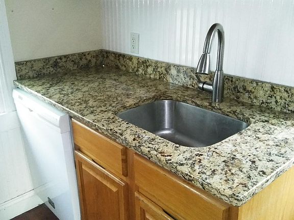 2nd image of 630 Wickenden St #2