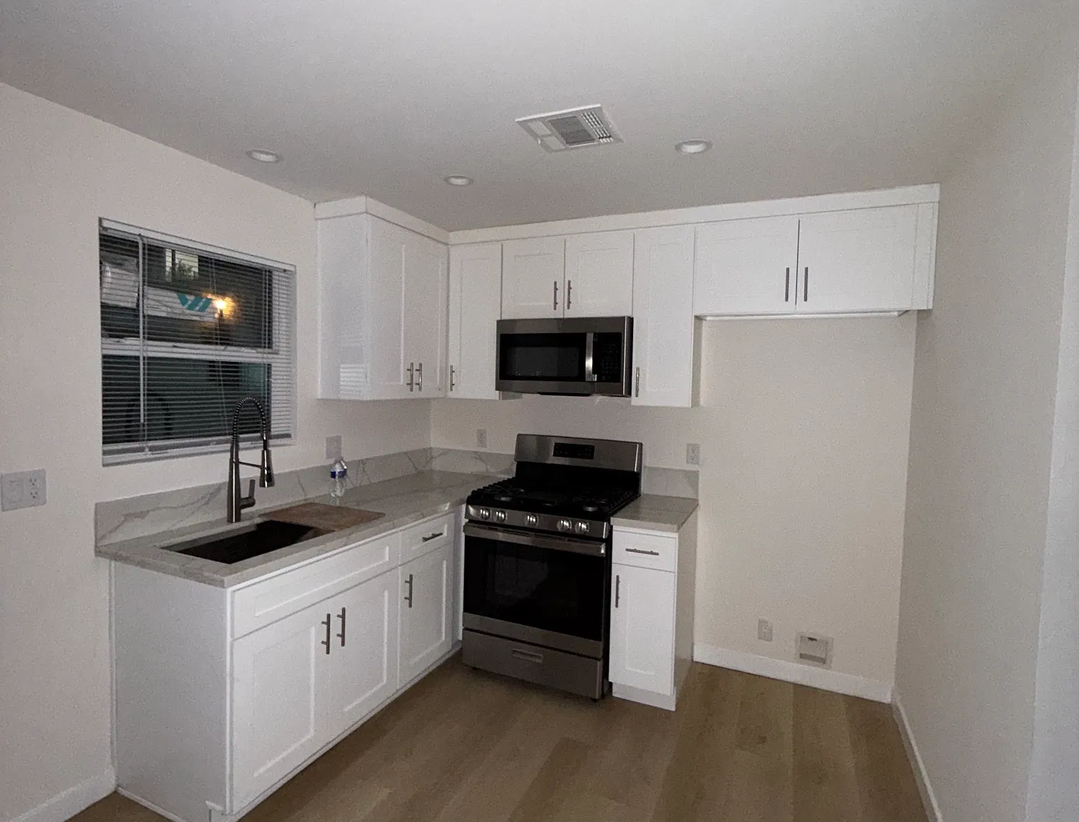 1 bed, 310 sqft, $1,600 — Photo 1