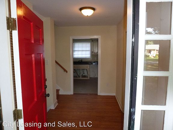 4th image of 7448 Lexington Dr