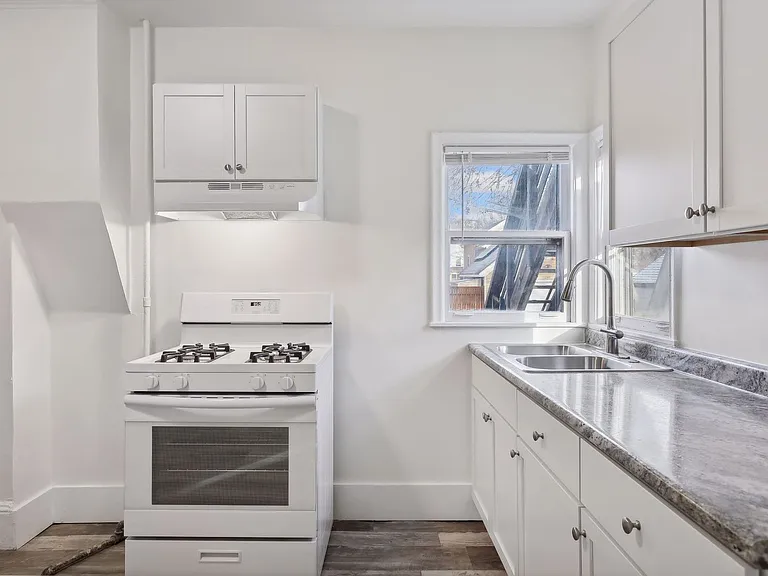 283 Harrison Ave — Photo 14
