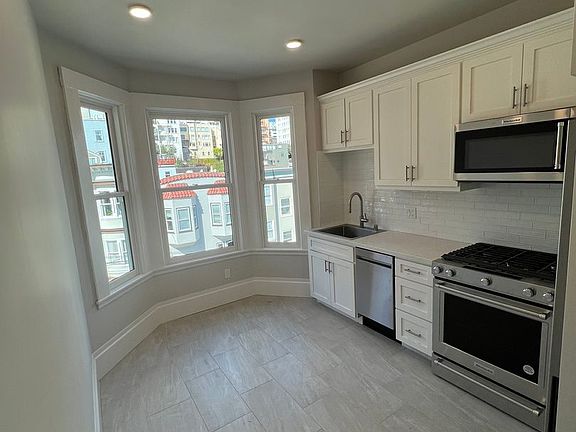 3rd image of 2100 Jones St APT 3