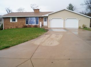 119 Mount Zion Rd, Eureka, IL 61530