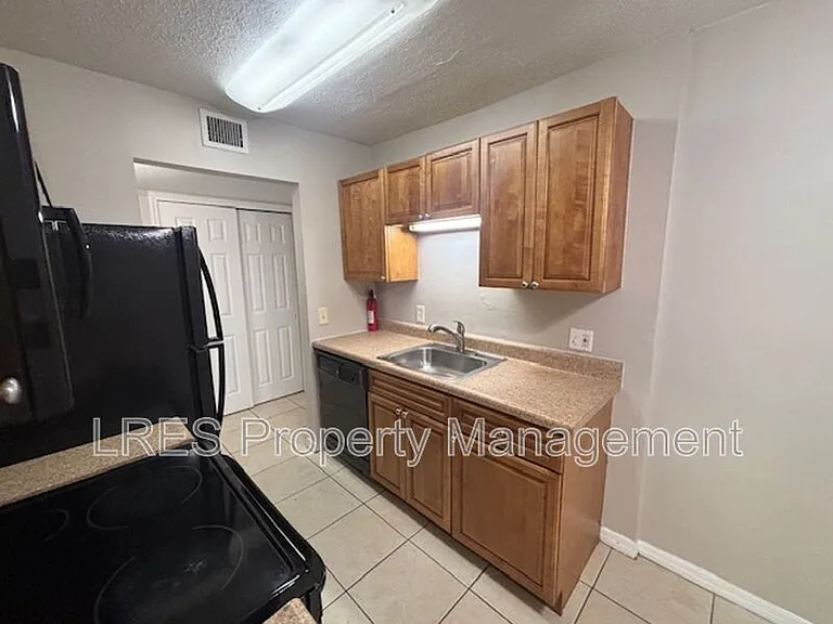 1695 Lee Rd #B107 — Photo 4